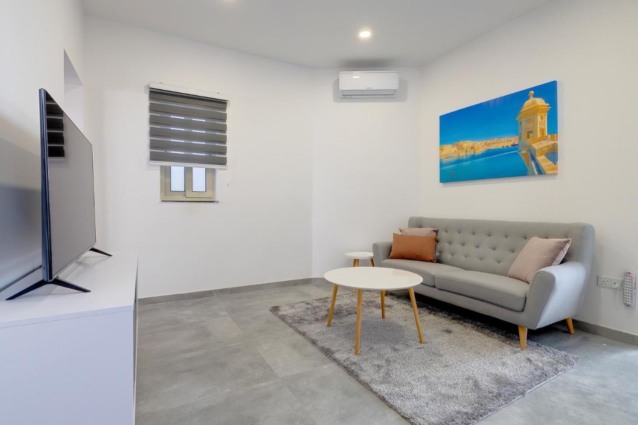 Perfect Location, Modern 2Br Apartment スリーマ エクステリア 写真