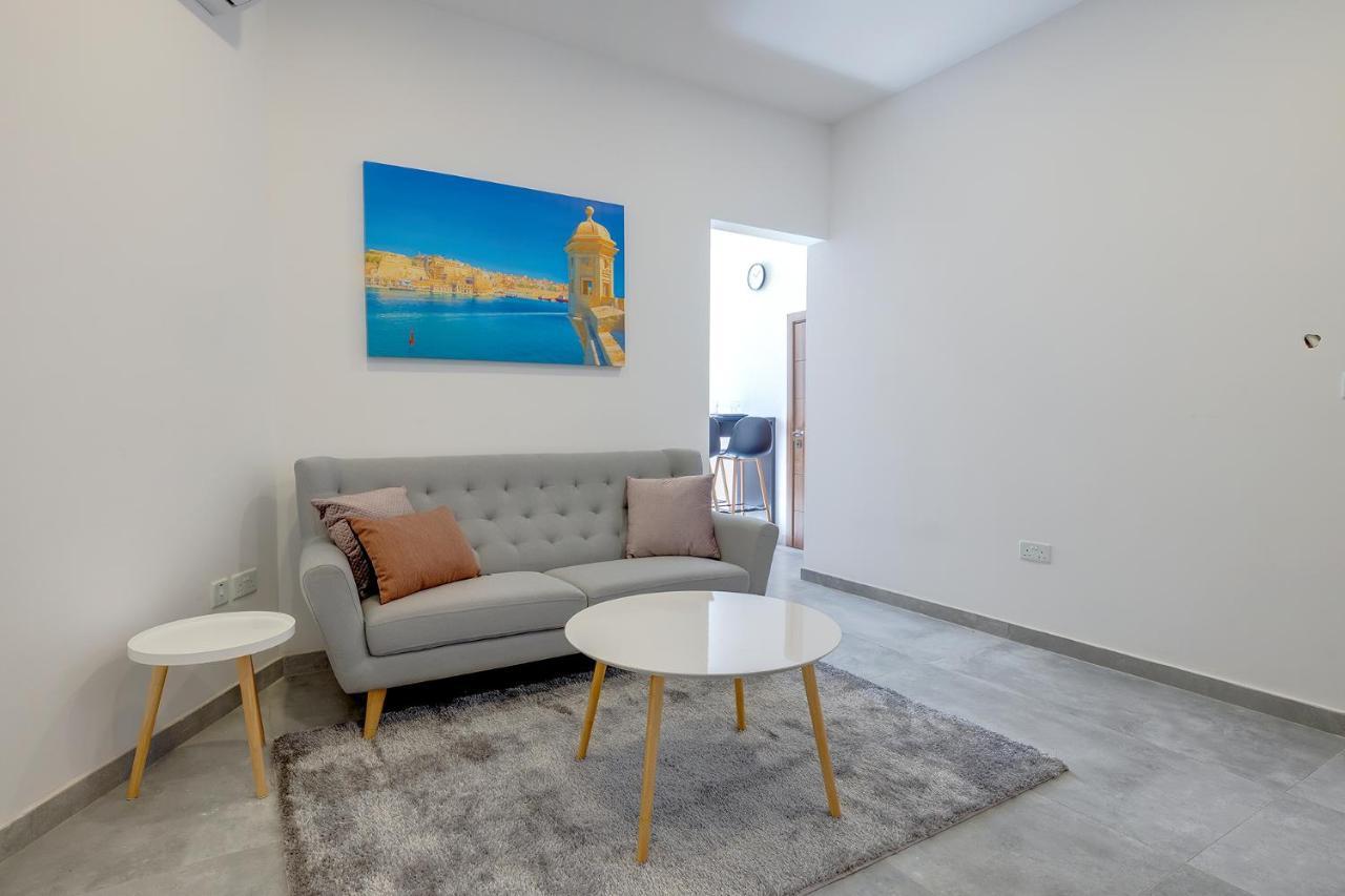 Perfect Location, Modern 2Br Apartment スリーマ エクステリア 写真